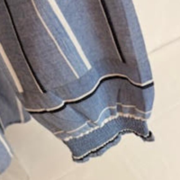 LOFT Blue White Striped Blouse Women’s Long Sleeve Lightweight Workwear Top MED - Picture 4 of 8